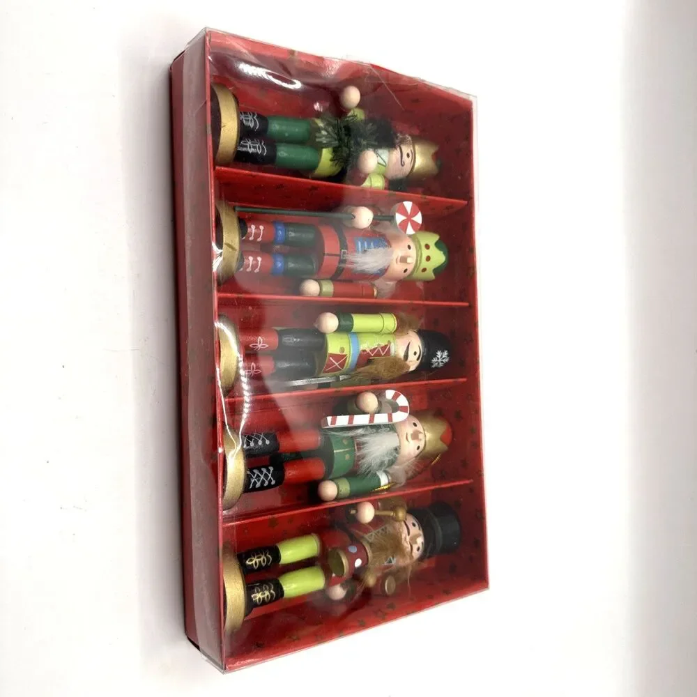 Amor Present christmas nutcrackers